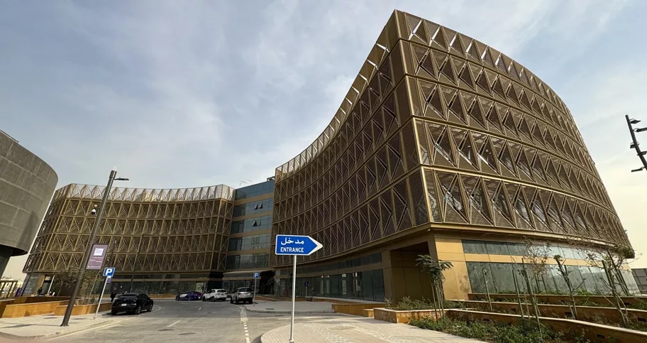 /media/44108/داخل-مبنى-building-b-2.jpg